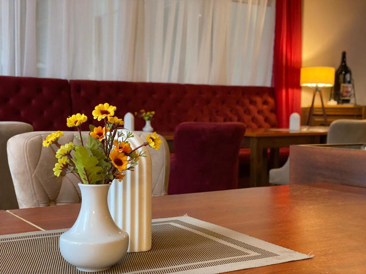 Motel M Vlasenica Eksteriør billede