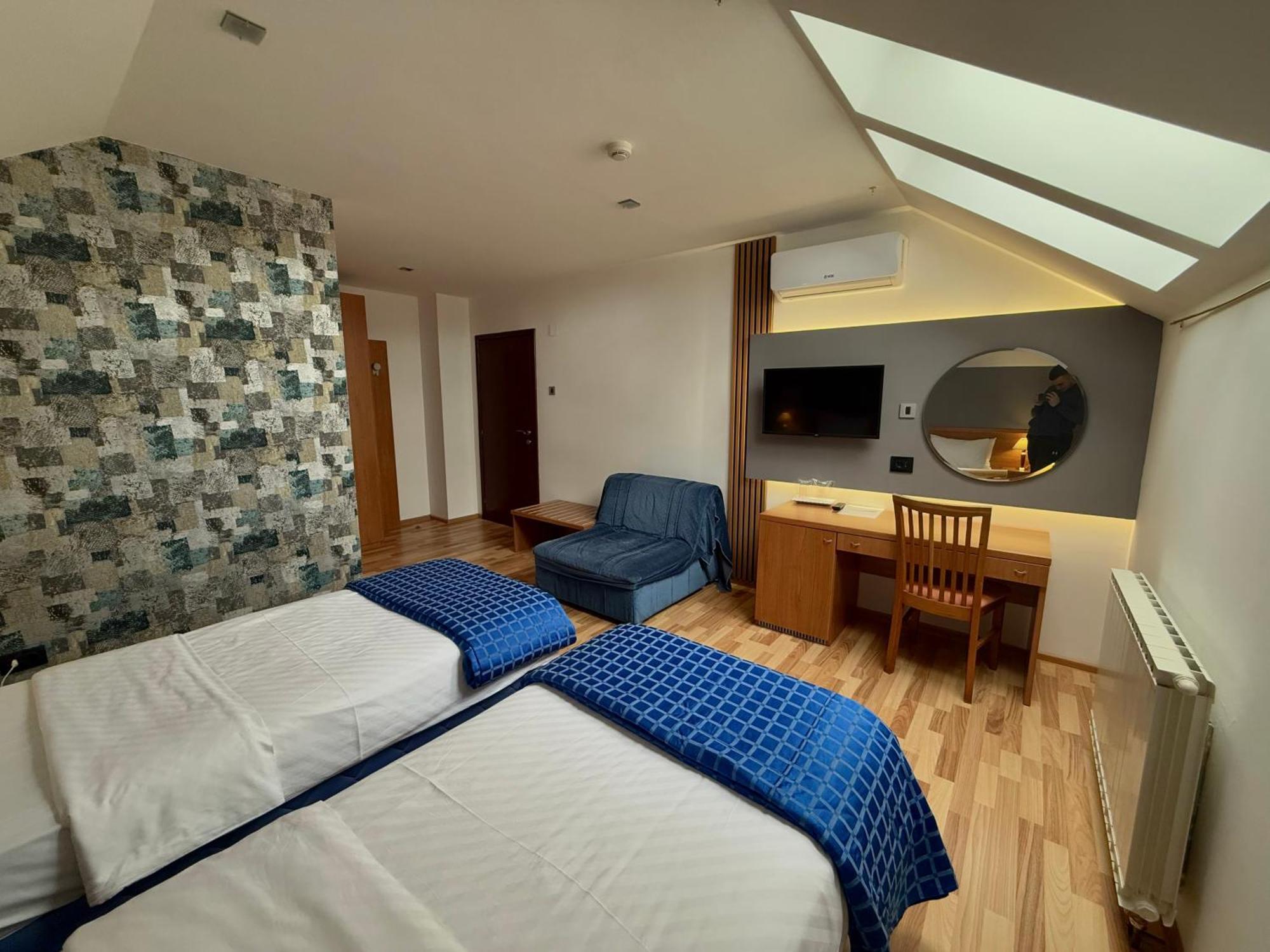 Motel M Vlasenica Eksteriør billede