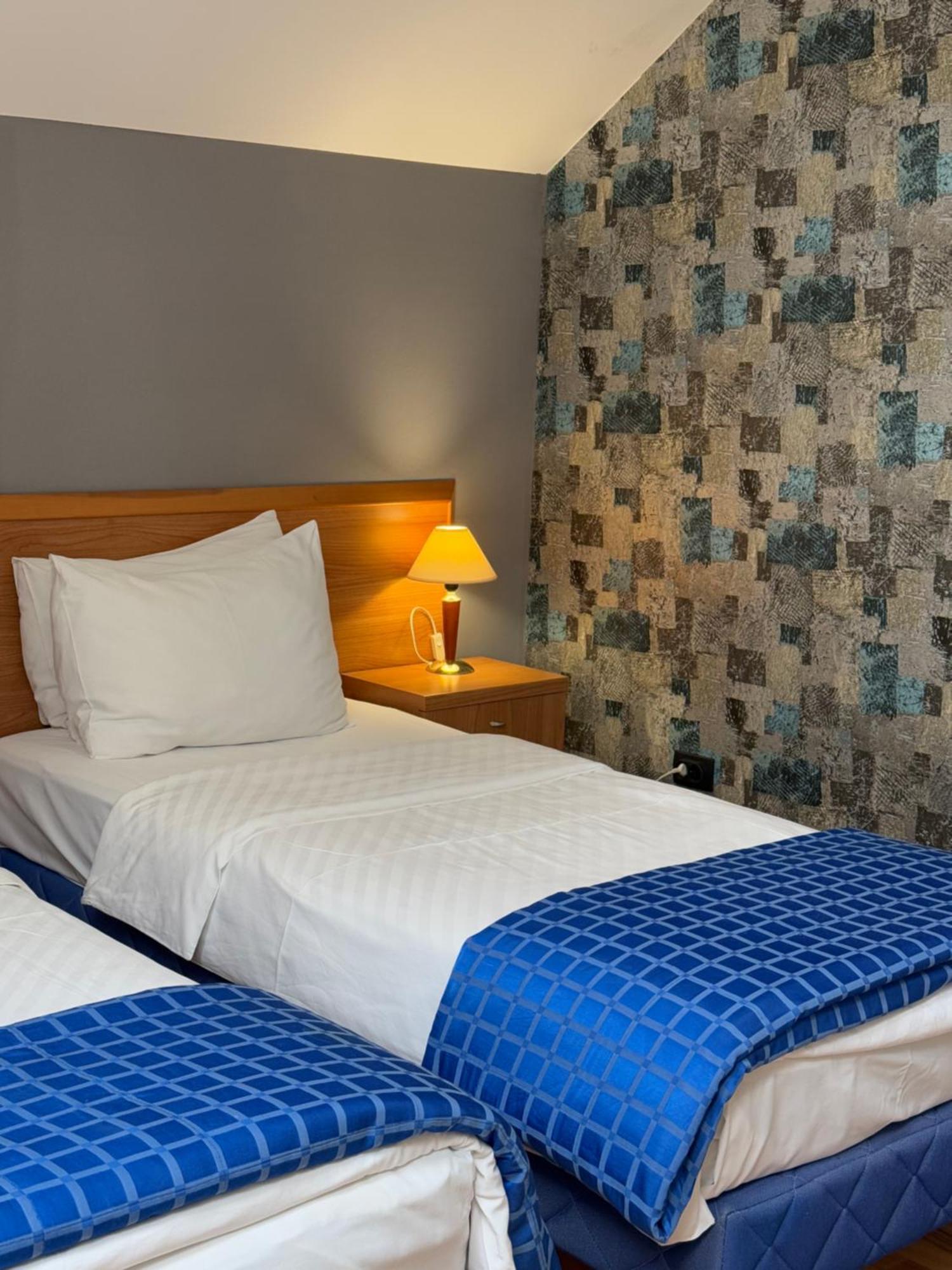 Motel M Vlasenica Eksteriør billede