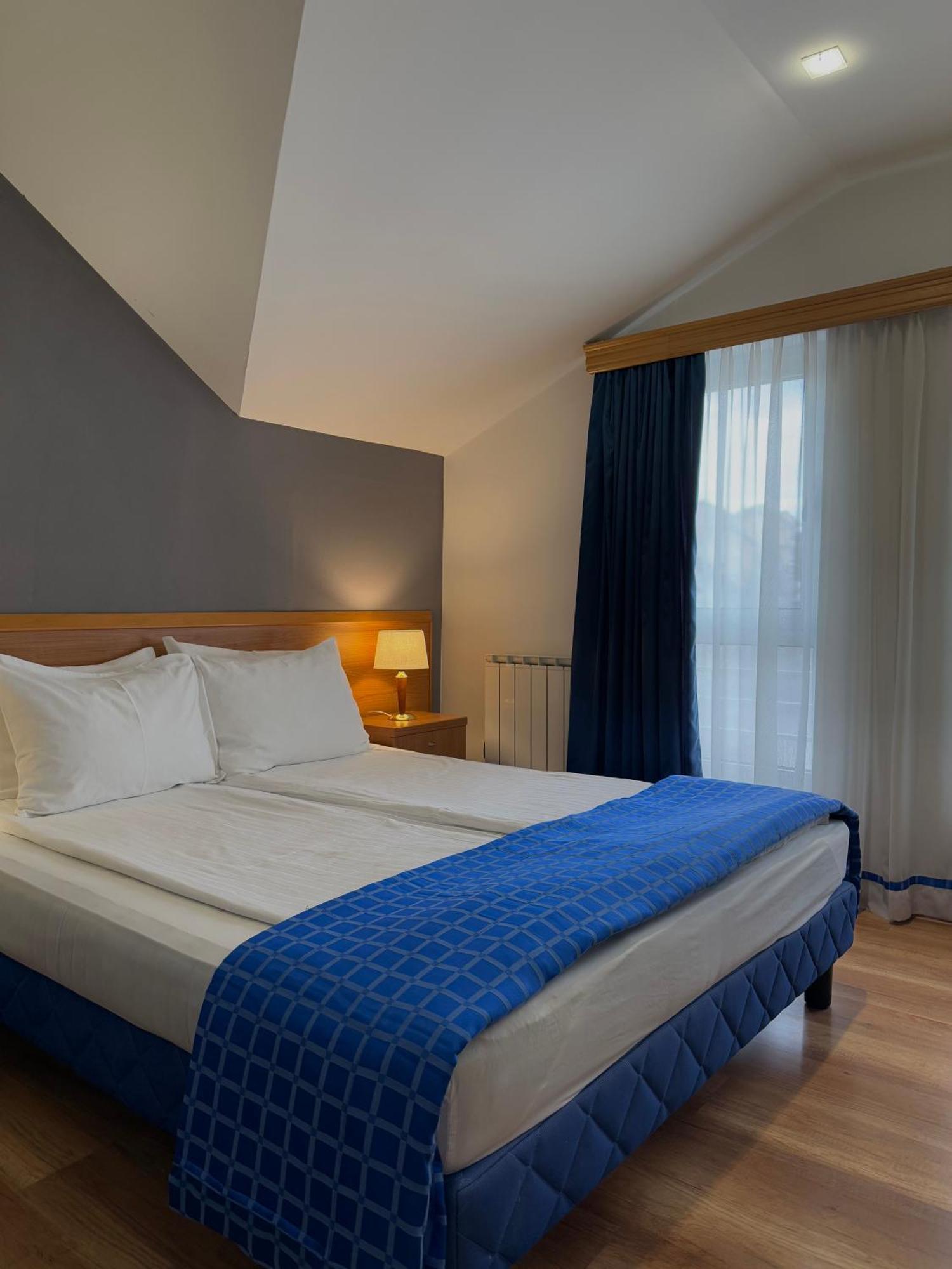 Motel M Vlasenica Eksteriør billede
