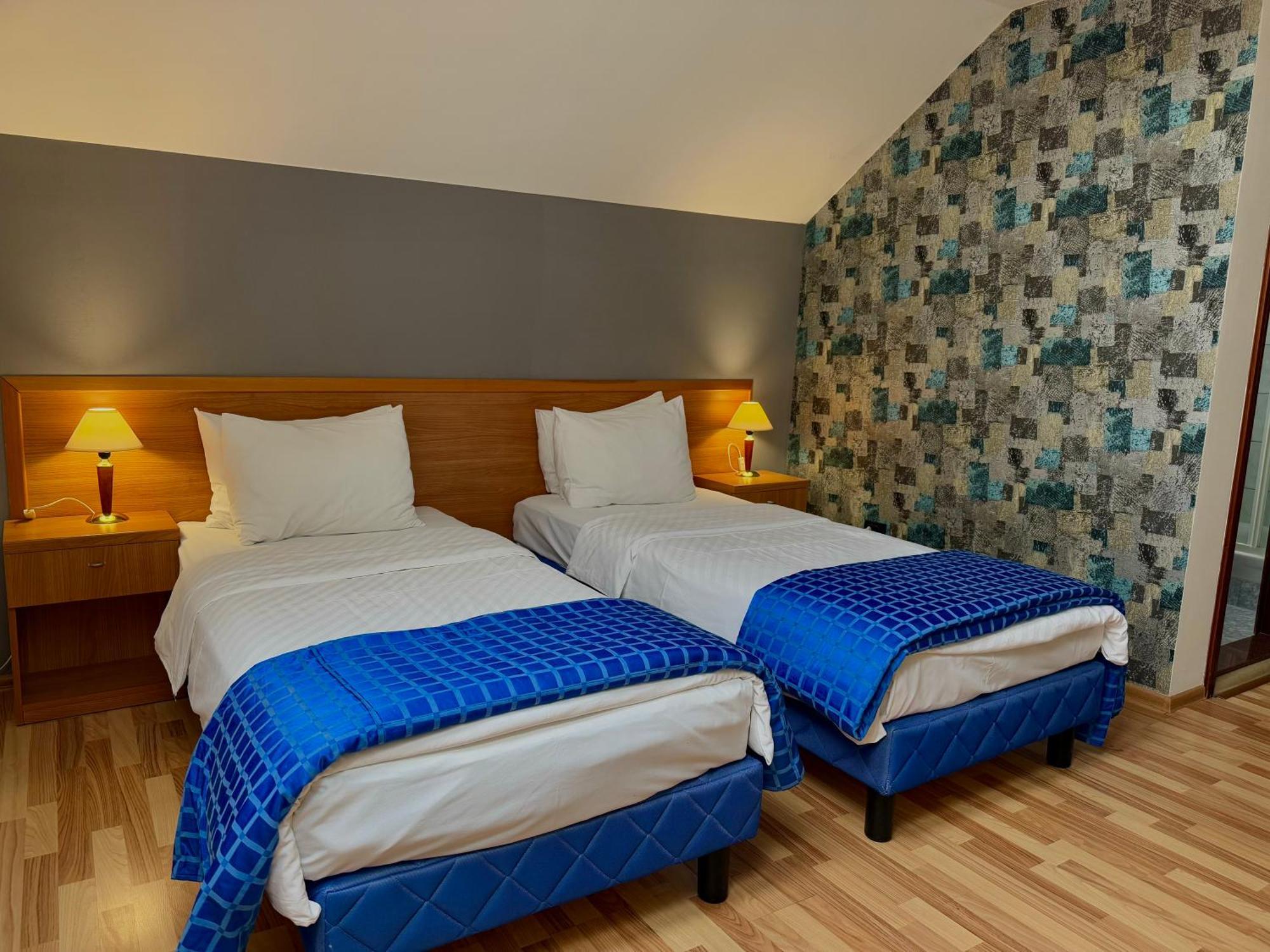 Motel M Vlasenica Eksteriør billede