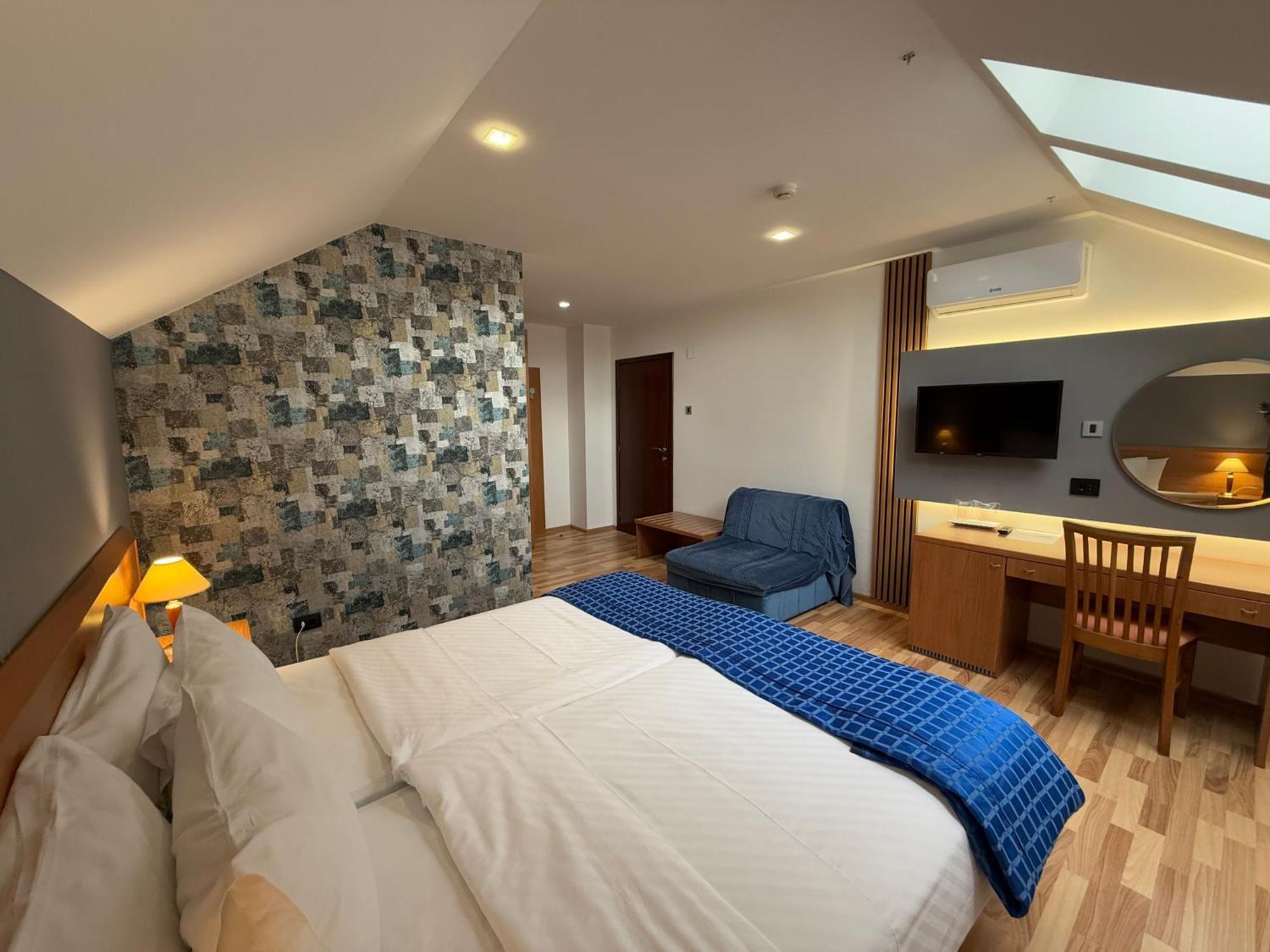 Motel M Vlasenica Eksteriør billede