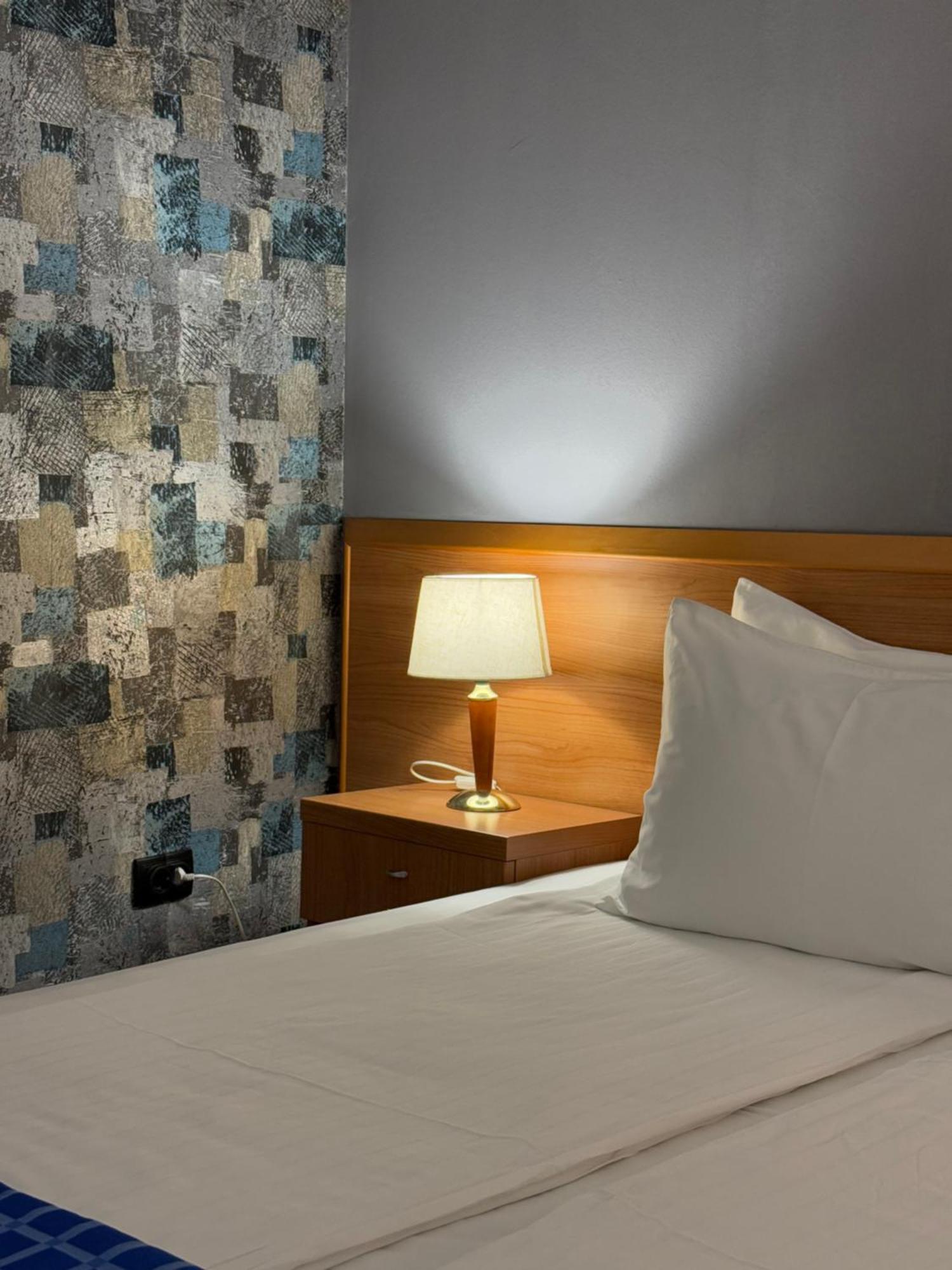Motel M Vlasenica Eksteriør billede
