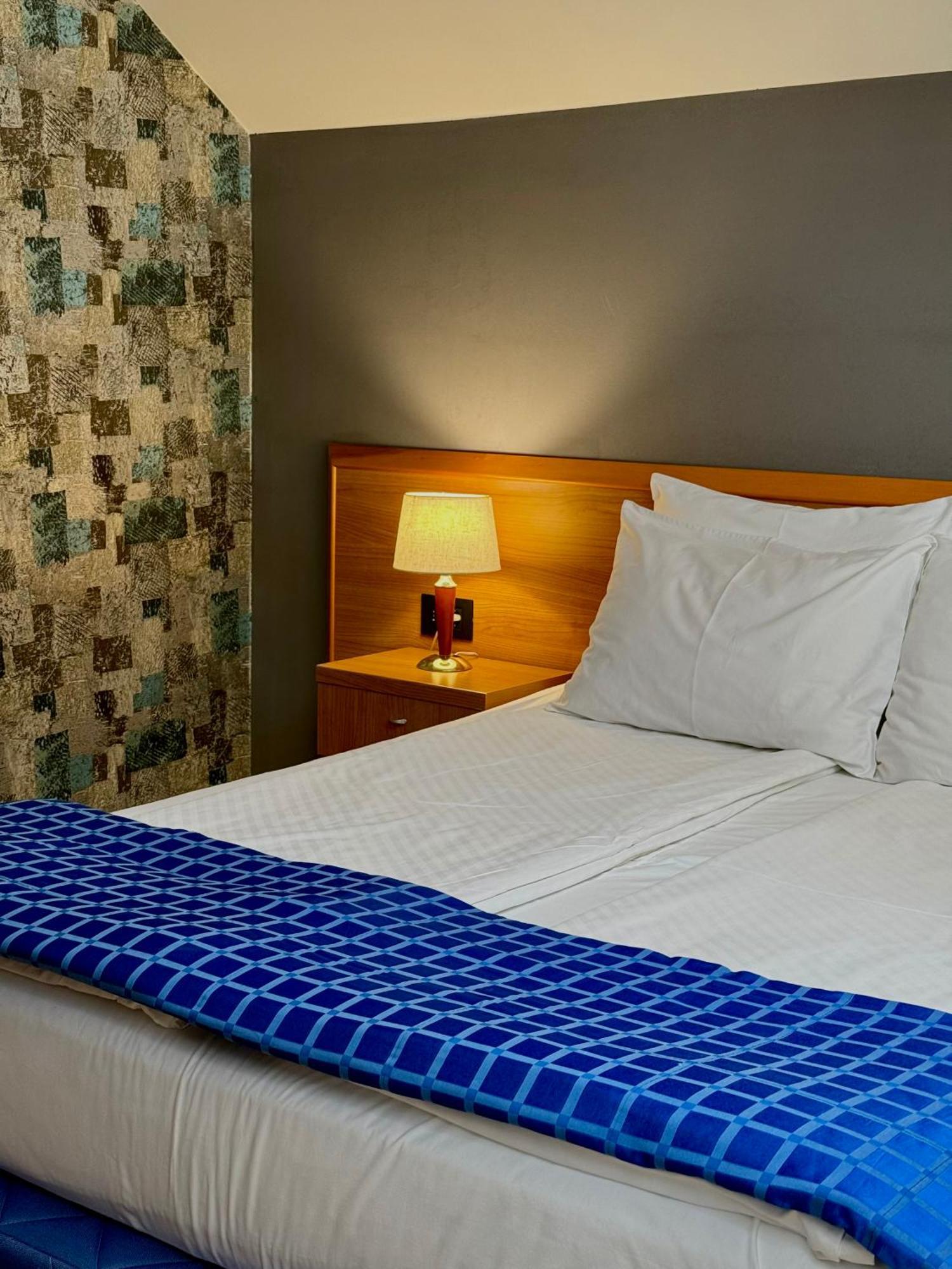 Motel M Vlasenica Eksteriør billede